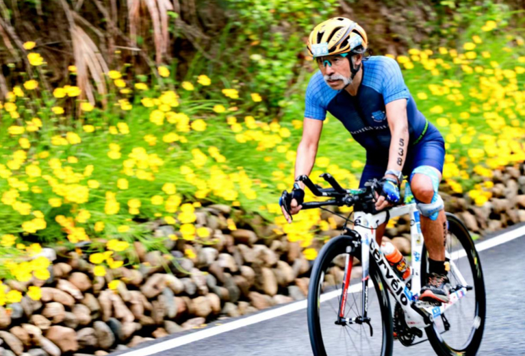 70周岁的铁人赵保华说：铁人三项是人人可参与的健康运动