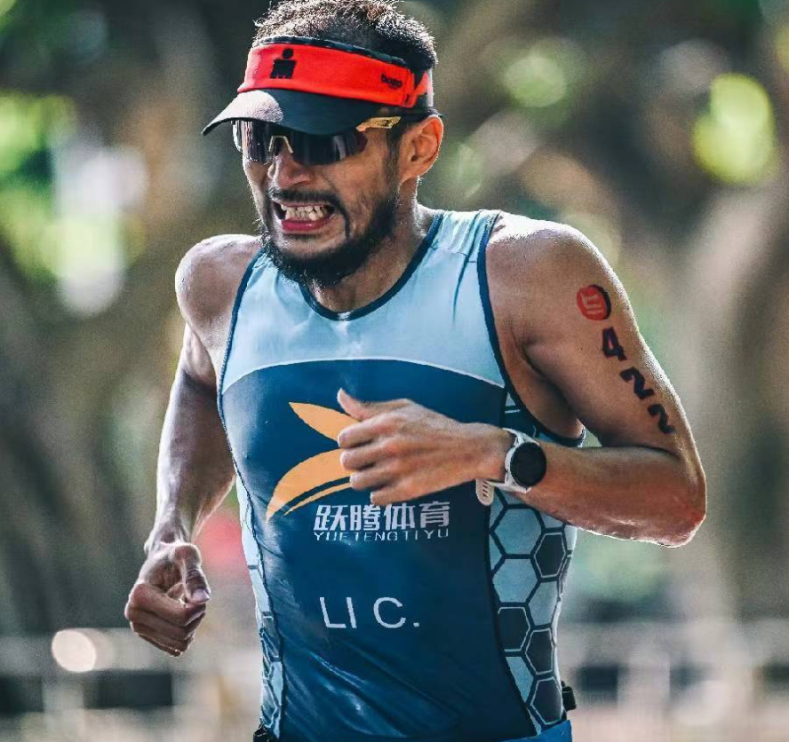 “鲲鹏径”全球铁人传奇之铁人觉醒：李郴的跨界人生与运动哲学重构