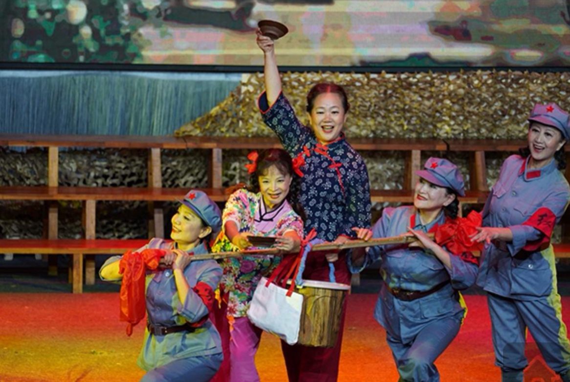 银发燃情演绎英雄史诗 蓉城舞台奏响红色乐章