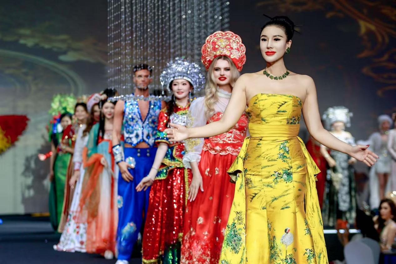 2025国际超模先生大赛总决赛点亮深圳 跨界盛宴诠释多元美学新高度