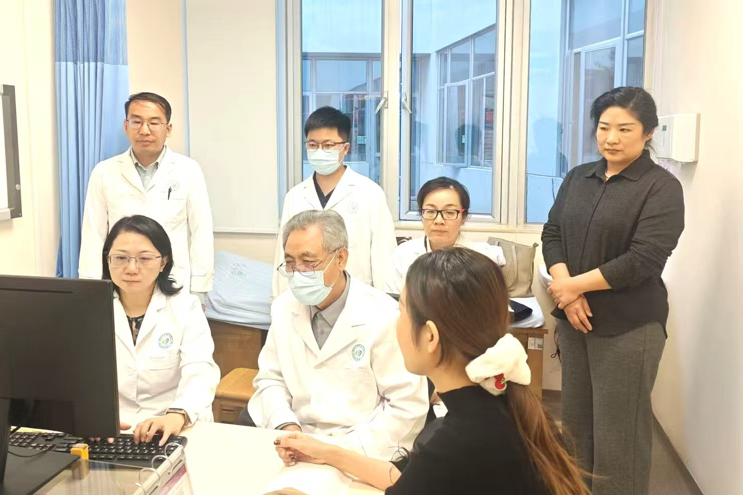 六十年医路仁心：从赤脚医生到全国名中医，陈宝贵的坚守与传承