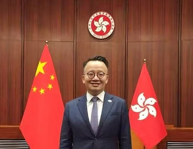 风雪无阻履职热情 陈晓峰冀香港把握AI时代国家机遇